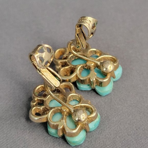 Crown Trifari Gold Tone Molded Glass Flower Brooch and Earrings Set A Philippe - Picture 9 of 13